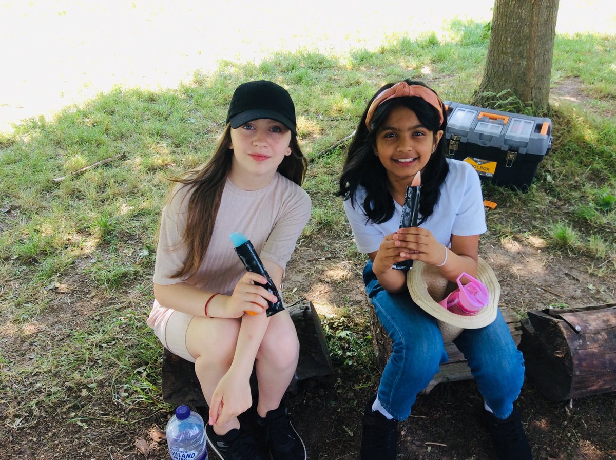 GreenfieldsPri1's tweet photo. Ice lollies after a long, hot day #AlmostHometime https://t.co/B4EK57xiEo