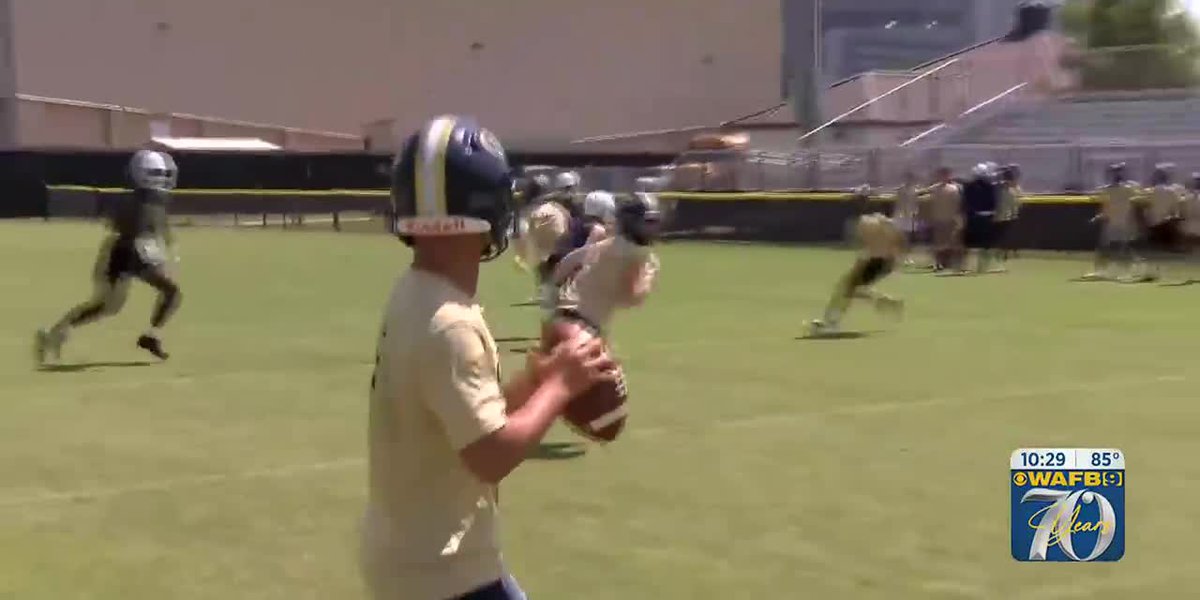 EpiscopalBR's tweet photo. We can’t wait for the fall! Check out the WAFB Sportline spotlight of our Knights. 🏈🏈🏈https://t.co/VdPfrgsEgs @EHSBRAthletics https://t.co/oNgLW2bSRE
