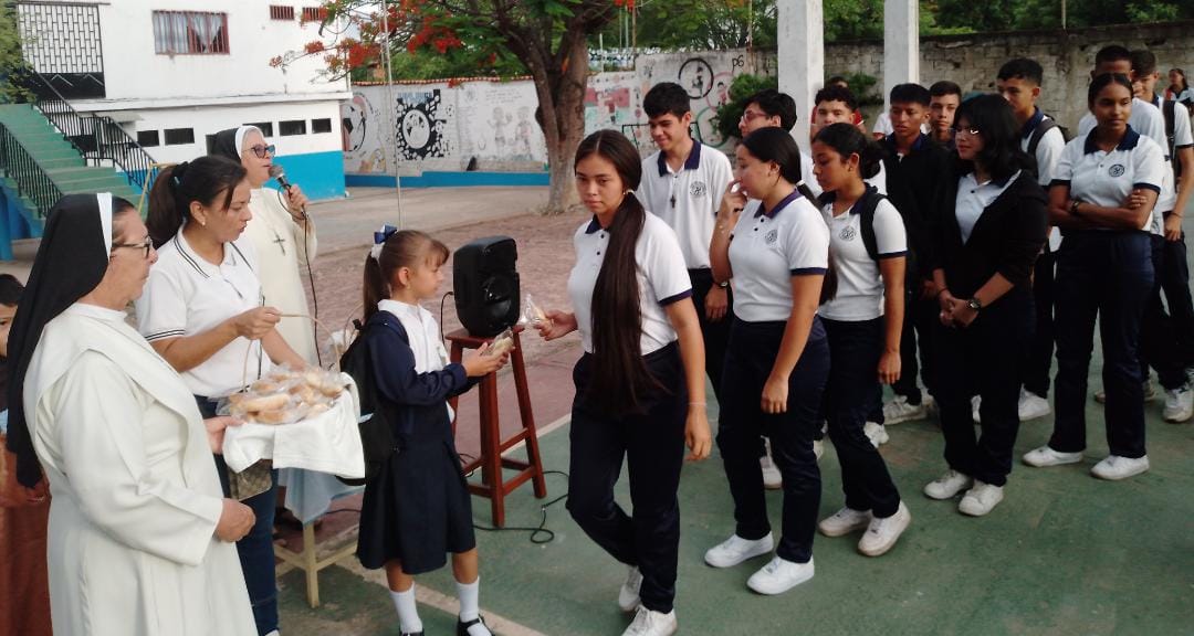 Colegio Madre Trinidad Olivieri Ureña tweet media