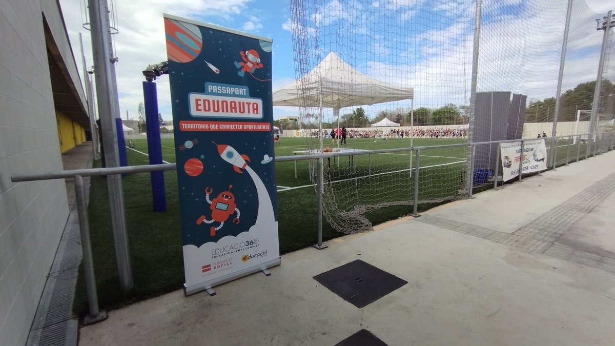 SCELaLira's tweet photo. Avui hem participat a la Festa de Graduació del #passaportedunauta 🧑‍🚀 amb dues proves de gimcana amb @cmcpsa_cangalta_cremat 
📍Camp de Futbol Municipal Baró de Viver #barodeviver 

Iniciativa de @educacio360 i impulsada per @FundacioBofill i @mesEduCoop @MesEducacioSA https://t.co/7fcOue93x2