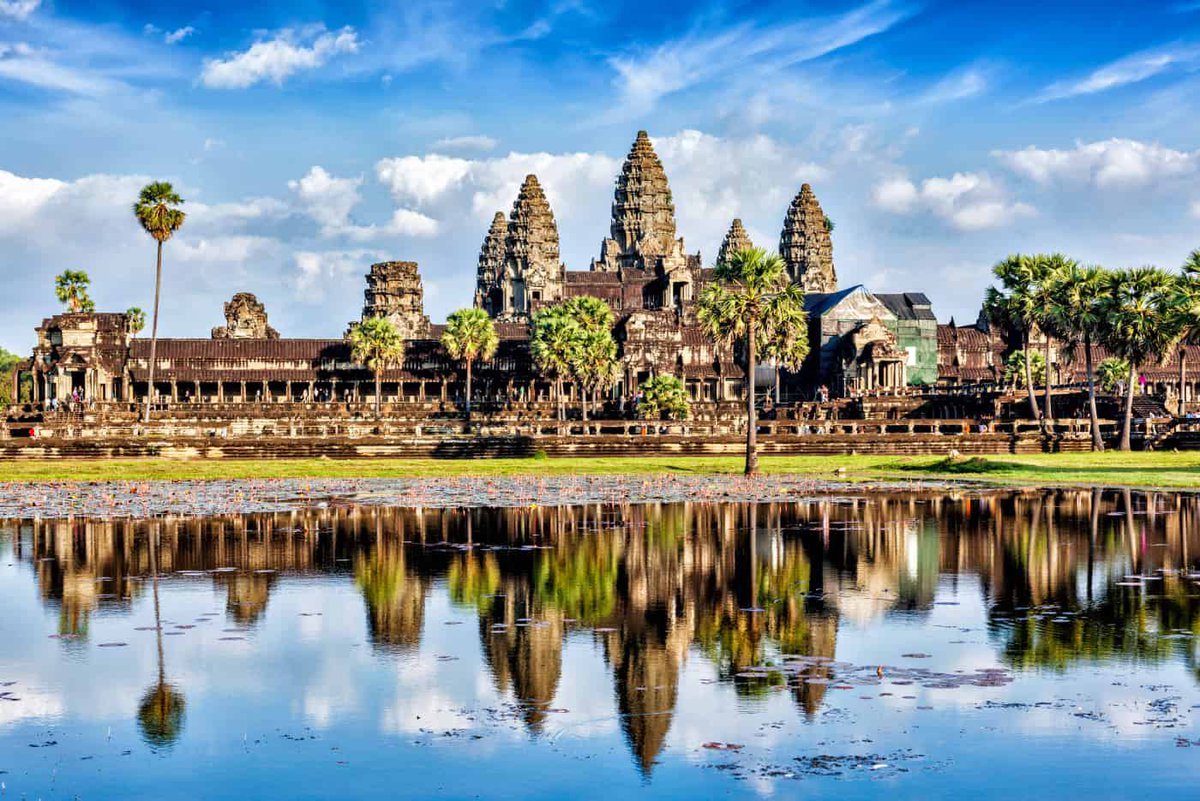 ..for those that are still need their mind to be challenged to accept that #history as we know it/were told is but a fairytale I would really recommend to learn about #AngkorWat (in Cambodia). Everyone focuses on the #pyramids while there are #marvels that go beyond even that.