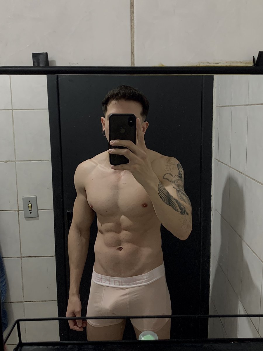 Nas quartas-feiras usamos rosa 🎟️🩷

Instagram.com/warpuchann