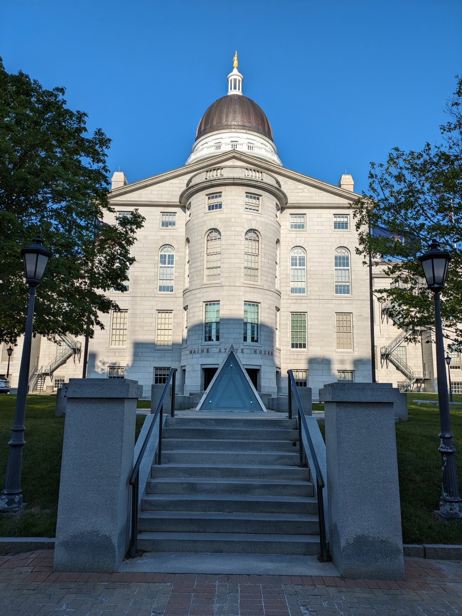 After #RHSummit / #AnsibleFest in Boston, I took some PTO and went on a relaxing roadtrip across a few #NewEngland states.

First, pics of state houses in #NewHampshire, #Vermont and #Maine

I like how the triangle lined up with the 'A' in the last image (happy coincidence).