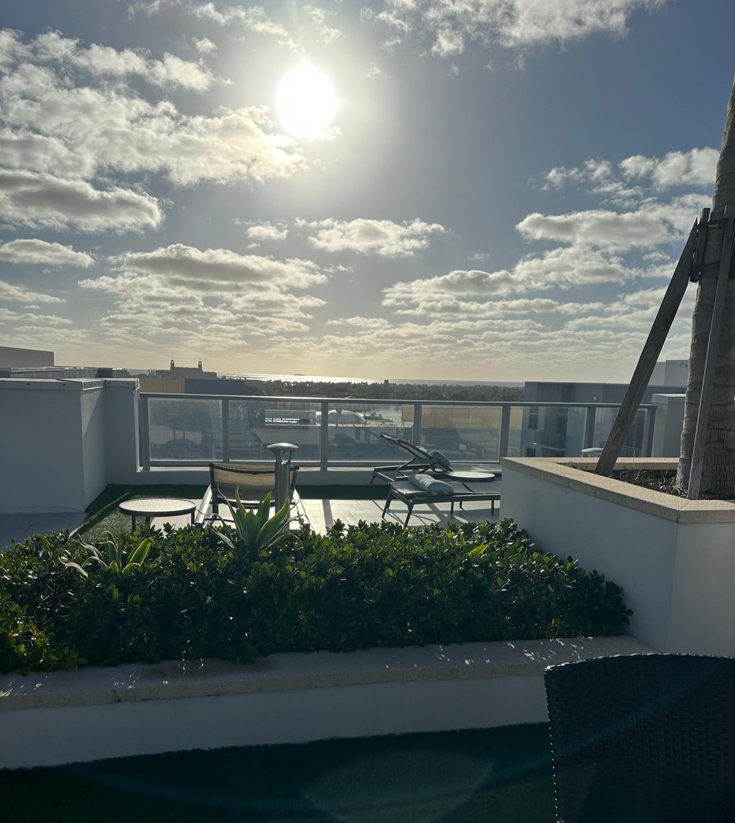 vstarbanks's tweet photo. BLESSING a follower with $750 #ETH tonight.

GM from West Palm, it’s good to be back🌴

Do 1 task today outside of your comfort zone. https://t.co/1BfLG7QvDd
