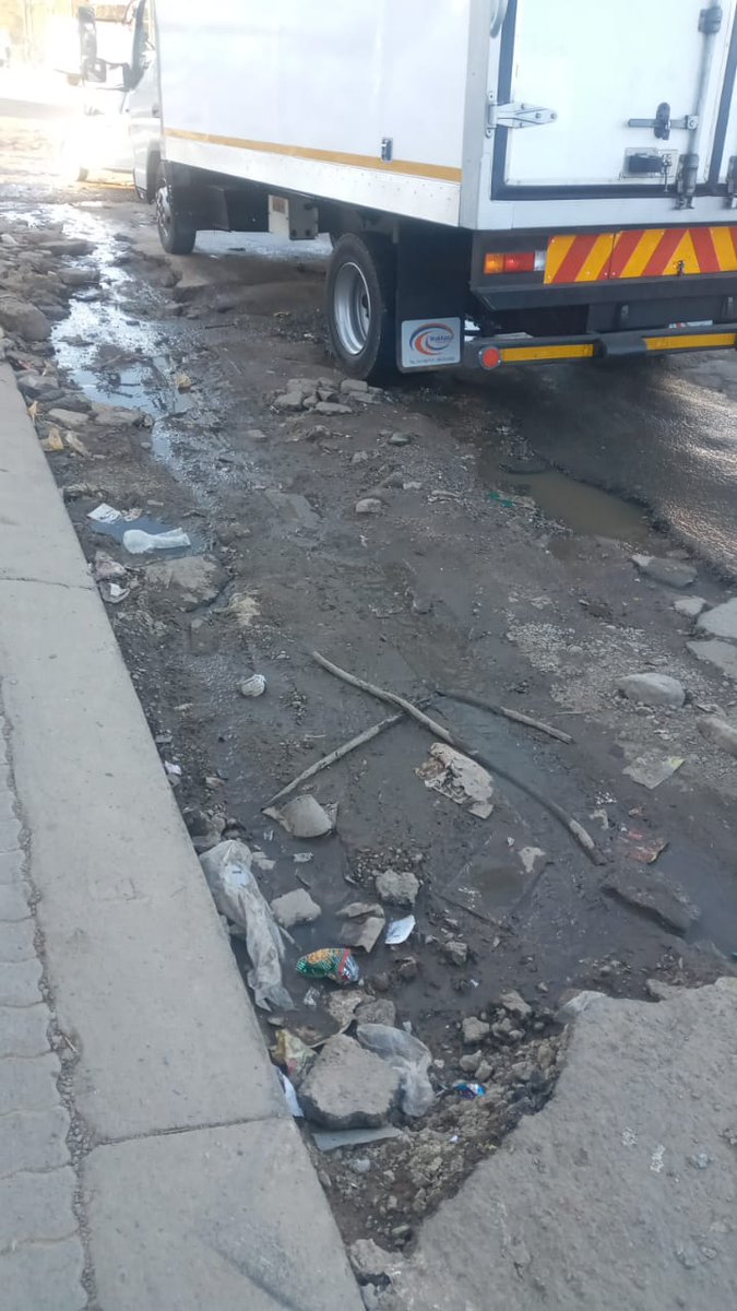 PA &amp; EFF criticising me for raising their NON attendance of issues in Cosmo City despite having pulled All Region C resources there for over a month. 'They're delivering' Kenny Kunene claims. Angola &amp; South Africa Drive - I couldn't pass on Sunday - Is this service delivery?