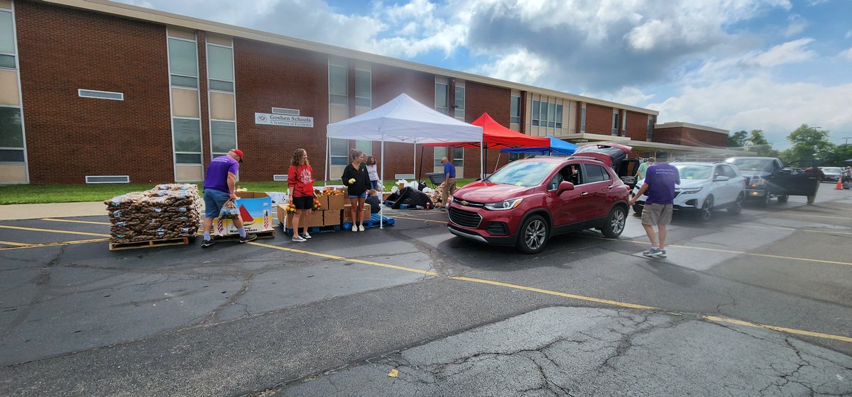 GoshenMH's tweet photo. Mobile Pantry is live at Marr Cook until noon today. Lots of food left! @GoshenLocal https://t.co/5DiRB4PuSg