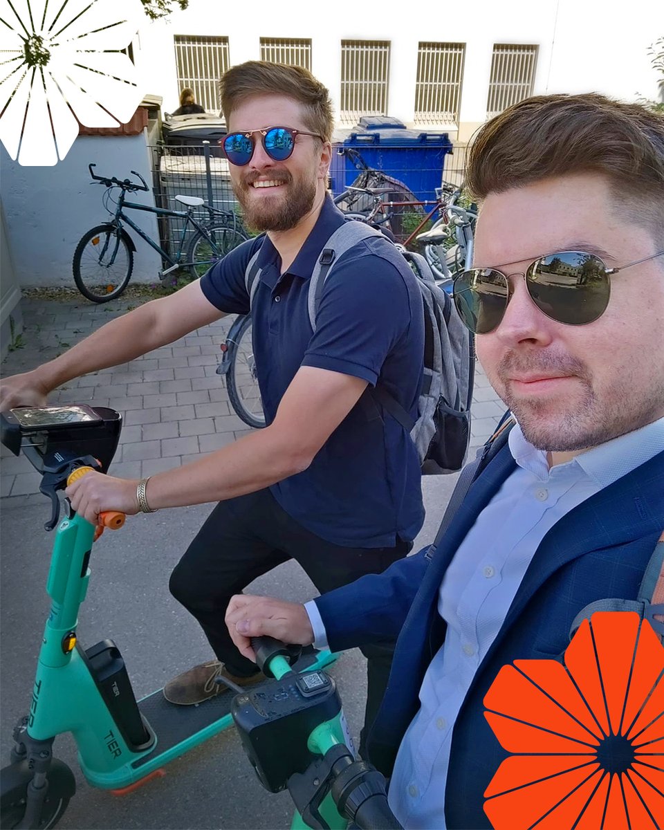 solivus's tweet photo. Our team arrived in style today. Shades and scooters - the only way to travel! 🛴 😎
If you want to catch us while we're at #intersolareurope this week please send Charlie (rider on the left ⬅️) a message at charlie.armitage@solivus.com.
#intersolareurope #lightweightsolar https://t.co/j5gfJfhXLw