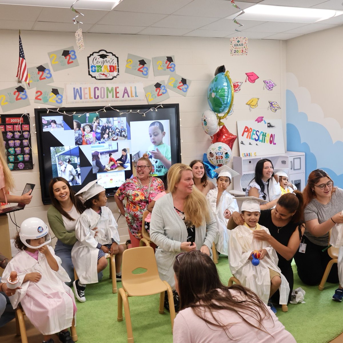 GramonFamily's tweet photo. Some highlights from this morning's Preschool Graduation!  Congrats to all of our Little Wings graduates and families!  Kudos to all of our staff who made today's ceremony a great one!  #gramonfamily #preschoolgraduation #makingadifference #feelthedifferencefamilymakes https://t.co/kBlorxzPdd