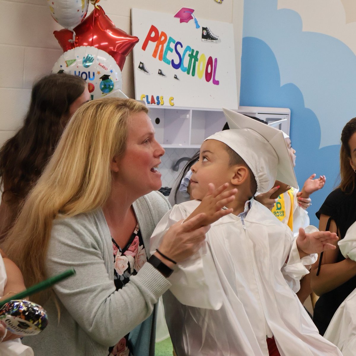 GramonFamily's tweet photo. Some highlights from this morning's Preschool Graduation!  Congrats to all of our Little Wings graduates and families!  Kudos to all of our staff who made today's ceremony a great one!  #gramonfamily #preschoolgraduation #makingadifference #feelthedifferencefamilymakes https://t.co/kBlorxzPdd