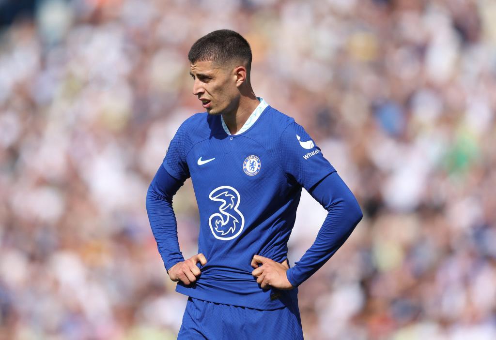 nonewthing's tweet image. The key attraction with Havertz is his body. His frame is reminiscent of some of the greats of the game and so there is an hope for the abilities it gave them. Think of Robin Van Persie.

Box dominator, buildup dominator, shots from impossible angles. Those sort of traits.