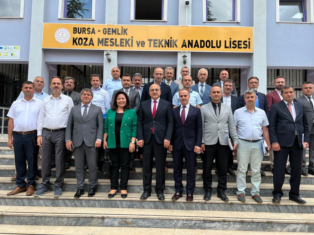 İlçe Millî Eğitim Müdürleri toplantısı İl Millî Eğitim Müdürümüz Seyit Ali Büyük Başkanlığında Gemlik'te yapıldı.

<a href="/tcmeb/">Millî Eğitim Bakanlığı</a> <a href="/BursaValiligi/">T.C. Bursa Valiliği</a> <a href="/SeyitAliBuyuk/">Seyit Ali Büyük</a> #bursamem