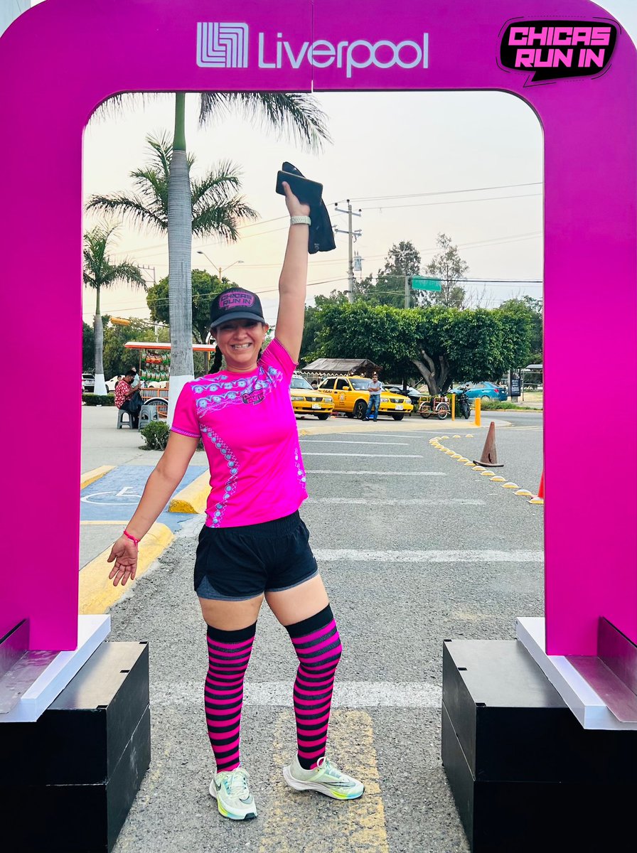 RunInOaxaca's tweet photo. Liverpool es parte de nuestra vida y de nuestra familia de #ChicasRunIn. 

Agradecemos el ánimo y entusiasmo de Fashion Fest Oaxaca, en sumarse a nuestros festejos del 5° Aniversario; deseamos poder seguir sumando felices kilómetros.

#RunInOaxaca #Aniversario5 #Oaxaca #PinkPower https://t.co/kUxPERyQyN