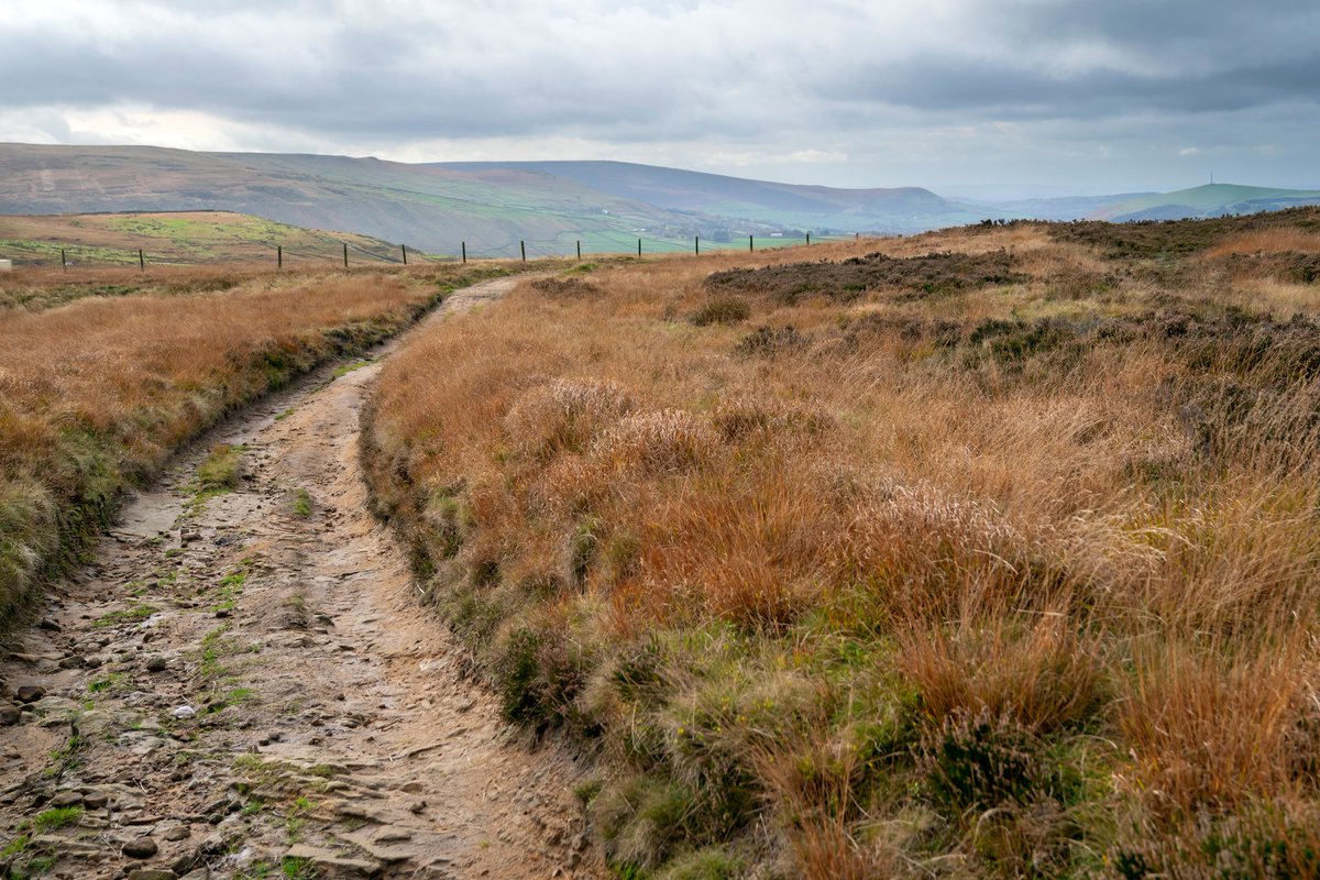 OldhamCouncil's tweet photo. Have you got any beautiful photos of the Oldham Way in this lovely weather, if so send them over! ☀️

#oldhamway #sunnyweather https://t.co/e12mSayTHZ