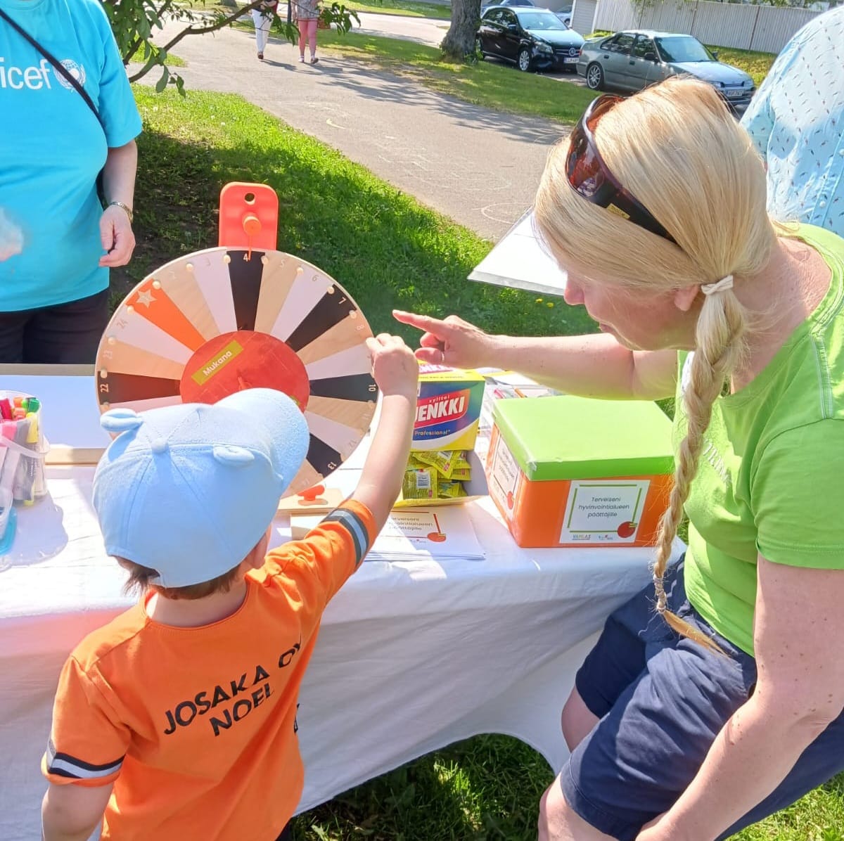 #MukanaMuutoksissa -hanke oli tänään erityisvekarointi tapahtumassa.

Saimme postilaatikkoon terveisiä hyvinvointialueille päätöksen teon tueksi.

Kerro sinäkin erityislapsiperheen terveiset hyvinvointialueelle? Ota yhteyttä minuun!

@TATU_ry ja <a href="/Vamlas/">Vamlas</a>