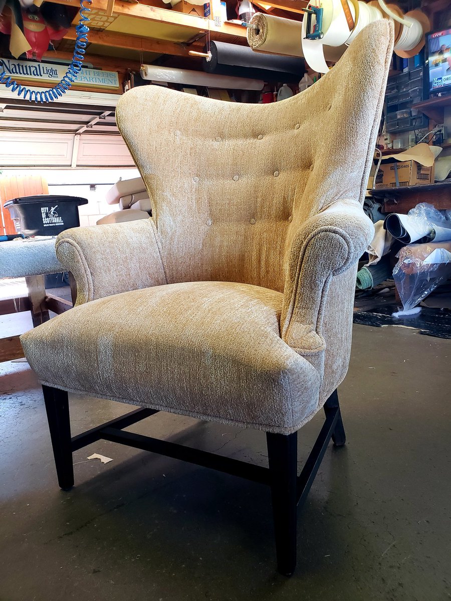 Was fun working on this one. Love wingbacks.
#andreupholstery #andresupholstery #andrecustomupholstery #andrescustomupholstery #upholsteryscottsdale #scottsdaleupholstery #reupholstery #upholstery #sofareupholstery #commercialupholstery #residentialupholstery