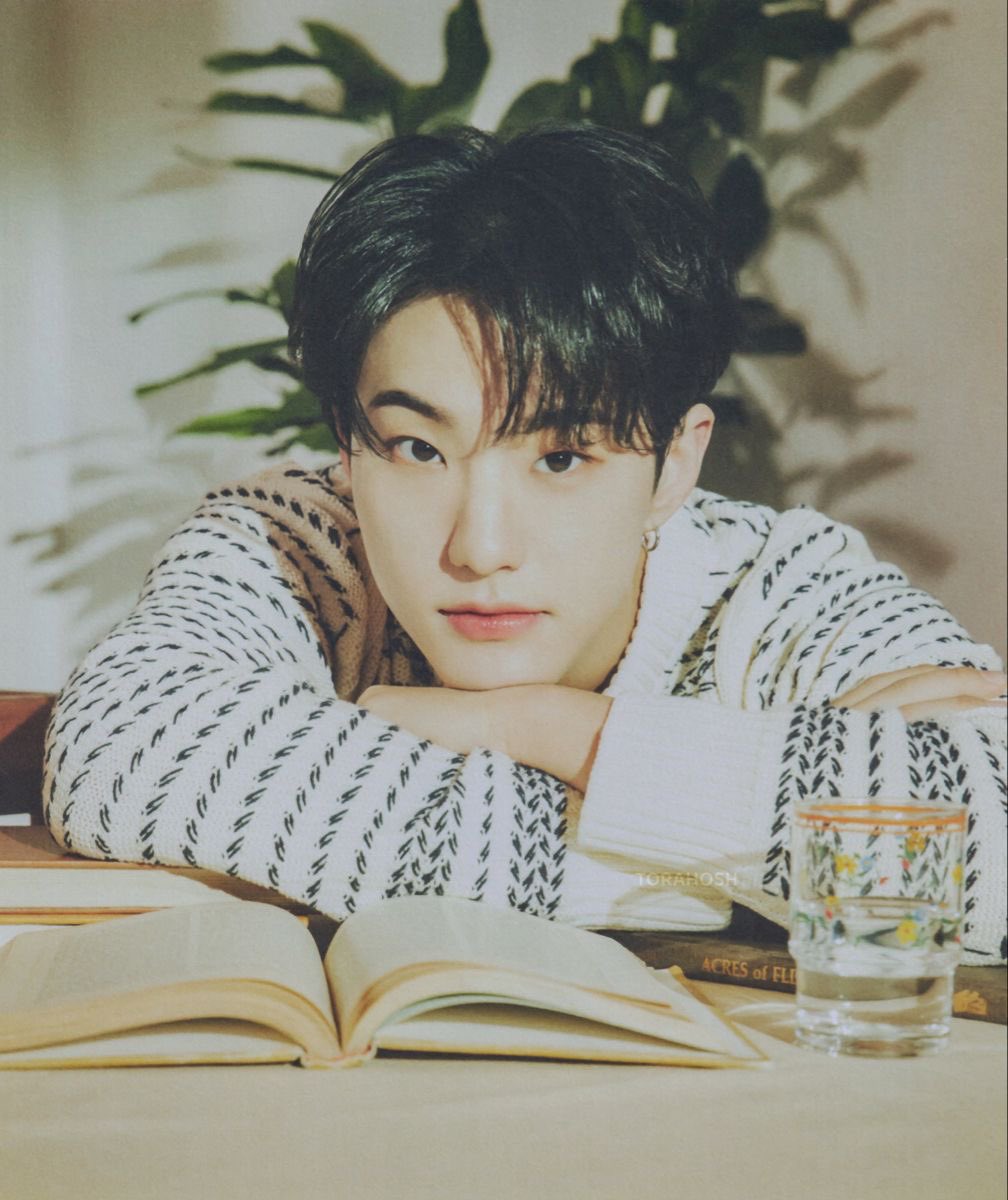 HAPPY HOSHI DAY 🐯
#방가방가_호랑이_호시_생일축하해
#ILUVmyHOSHIday <a href="/pledis_17/">세븐틴(SEVENTEEN)</a> <a href="/pledis_17jp/">SEVENTEEN Japan</a>