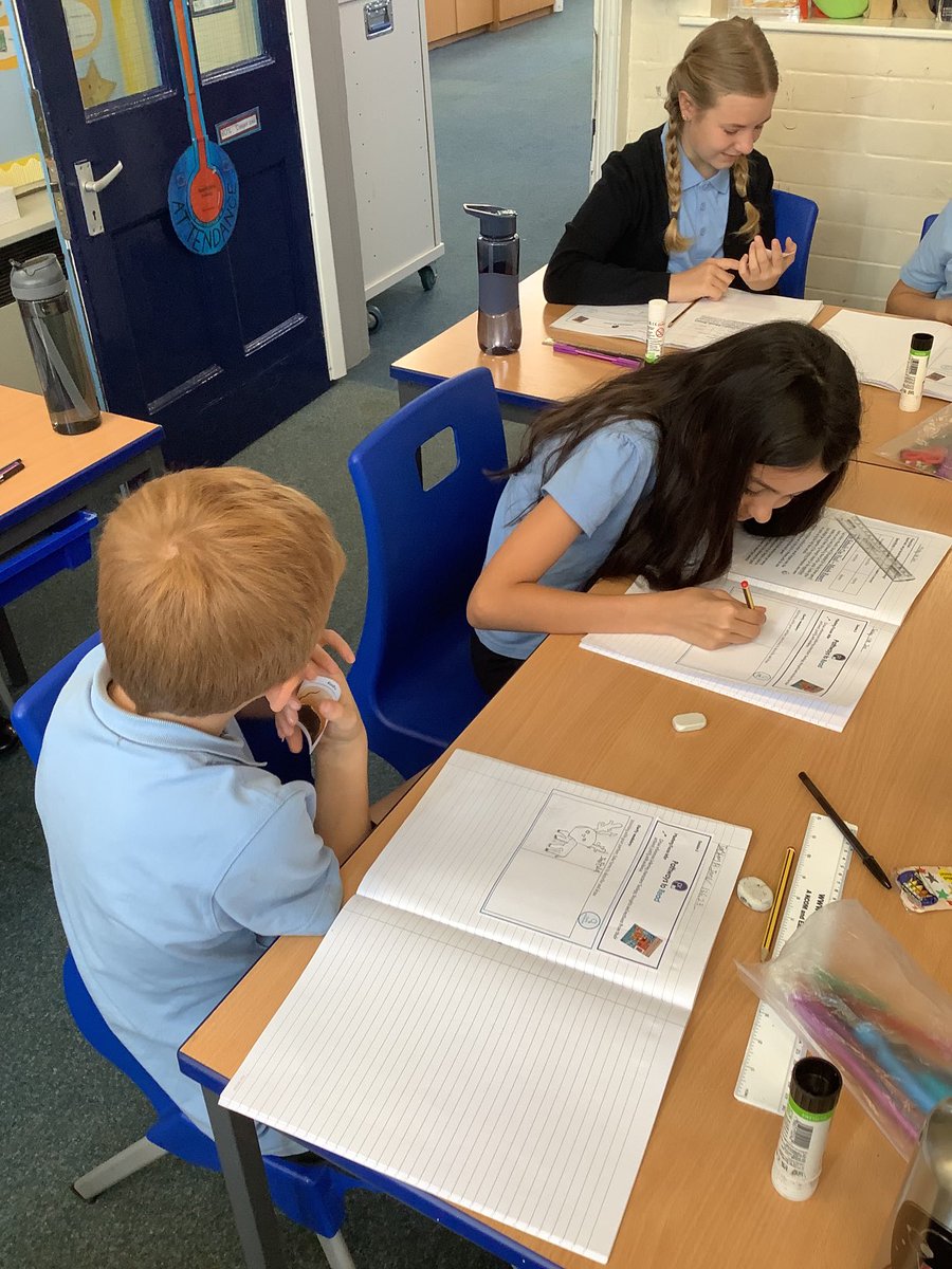 NA_foxes's tweet photo. In reading, we have been working on our description skills in order to help our partner draw an unseen animal! 🦊 https://t.co/yzquQtYKc0