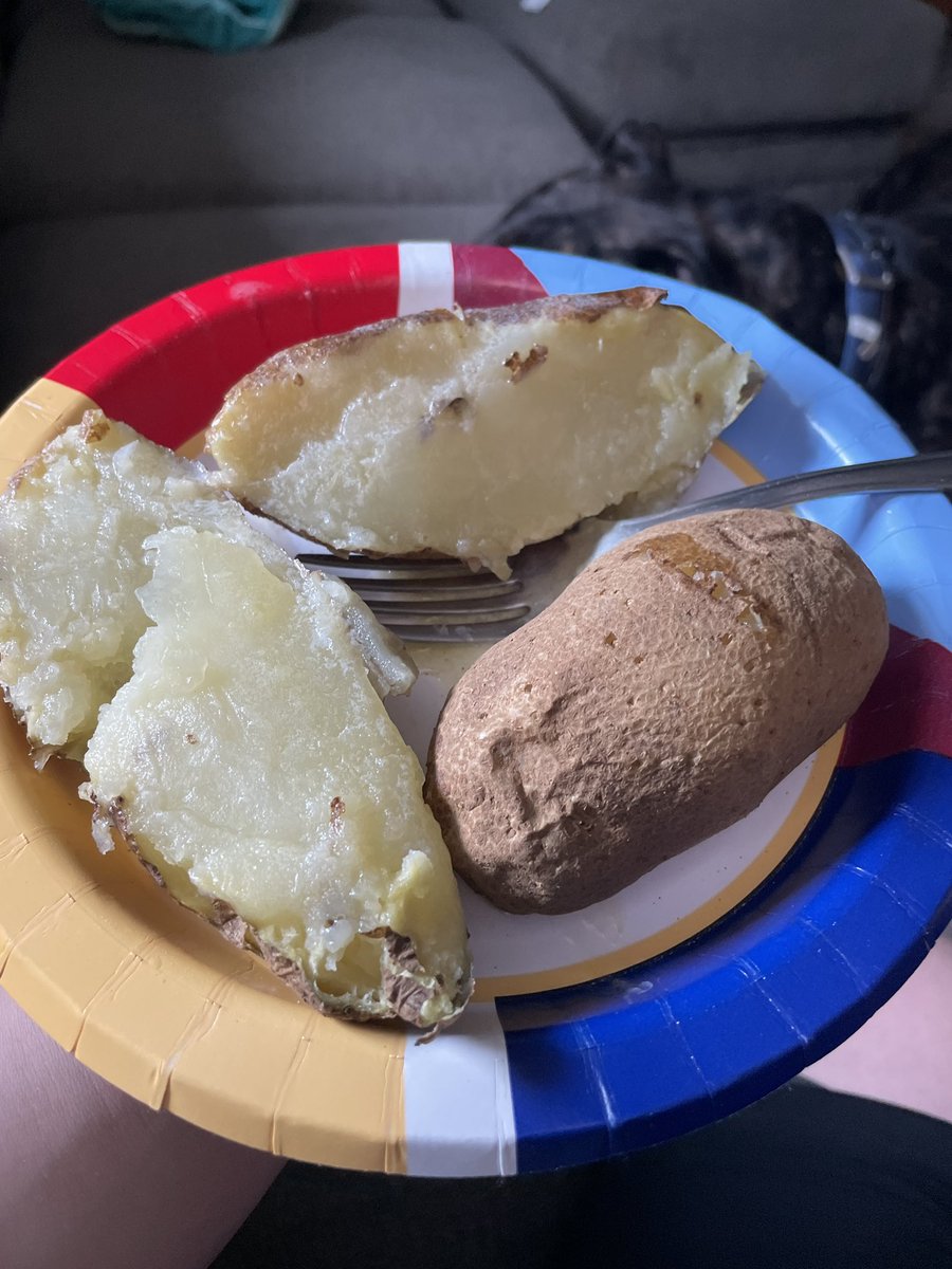 MagroOfficial0's tweet photo. @PicturesFoIder Death by potato famine https://t.co/dLAkkIrDKR