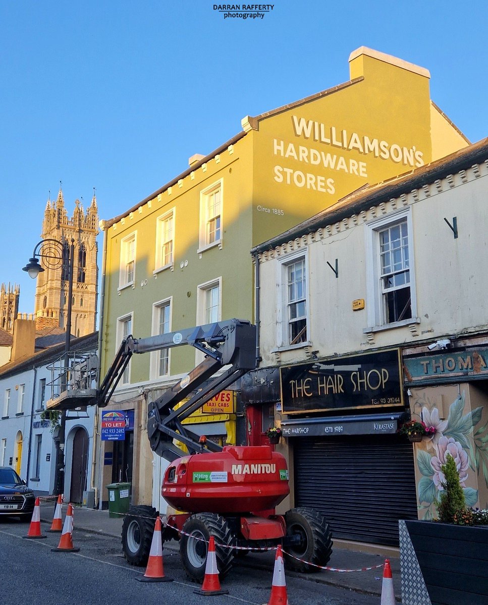 Dundalk_Photos's tweet photo. The first of this year's new artwork in Dundalk for @seekdundalk  starting to take shape in Frances Street.
Looks amazing so far, well done to @dundalkbids 👏 https://t.co/1dxSpJHSoX