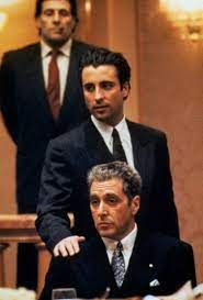 Baba filmini izlemişsinizdir.
Al Pacino, Vincent'e bir öğüt verir:
'Öfkeyle hareket etme, çünkü doğru düşünemezsin'
Şu anda CHP yönetimine kızgın olan birçok insan, ki haklılar, ama öfkelerine yenildikleri için partiye yönelik operasyona alet olmaktadırlar.
Sadece bir hatırlatma!
