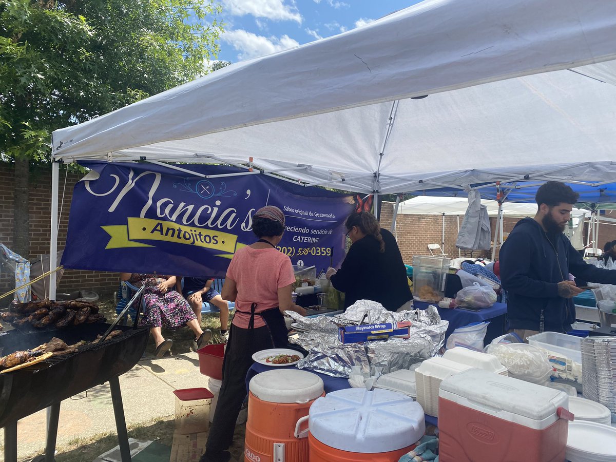 SAFSFunders's tweet photo. It’s site visit day at the #2023SAFSFForum! One of our groups visited the Crossroads Farmers Market. The market was founded in 2007 to make fresh, healthy food more affordable and more accessible to residents of the Takoma/Langley Crossroads community. #WasingtonDC #FarmersMarket https://t.co/F2ePuMbCZV