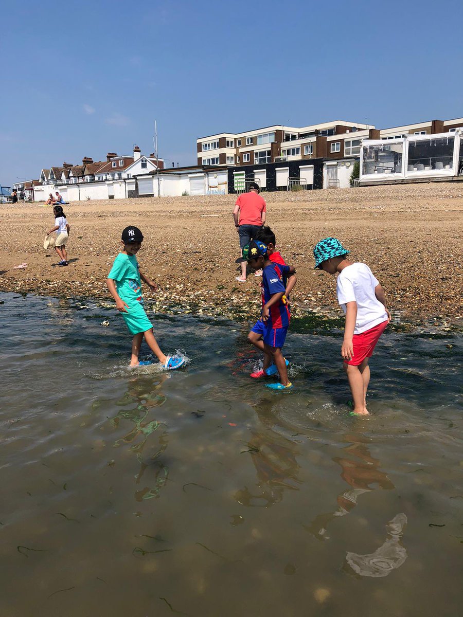 SheringhamPS's tweet photo. Year 2 had the most incredible day at Southend yesterday! We made sandcastles, found crabs, played on the sand, went in the sea and enjoyed a delicious ice-cream! We definitely “do like to be beside the seaside!” #beachday #TeamSheringham https://t.co/9g5GKmQIWr