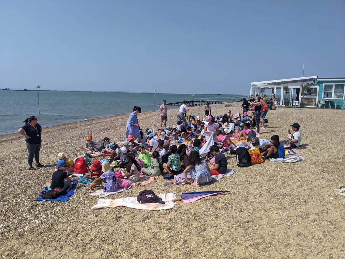 SheringhamPS's tweet photo. Year 2 had the most incredible day at Southend yesterday! We made sandcastles, found crabs, played on the sand, went in the sea and enjoyed a delicious ice-cream! We definitely “do like to be beside the seaside!” #beachday #TeamSheringham https://t.co/9g5GKmQIWr