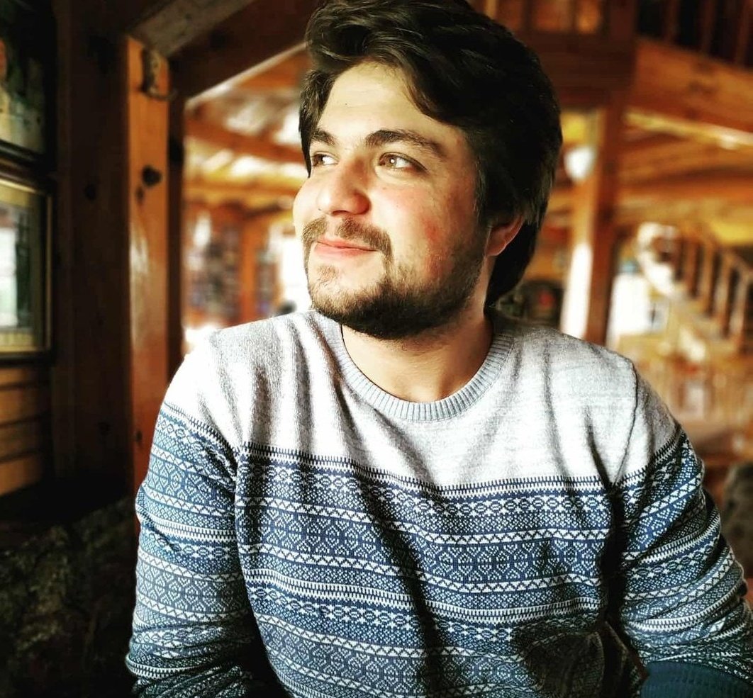 27 yaşındaki elektronik mühendisi Yunus Emre Ayyıldız, 9 ay önce Meriç Nehri'nde kayboldu

Ayyıldız, terörist(!) muamelesi ile karşı karşıya kaldığında öğrenciydi. Cezaevine girdiğinde öğrenimi yarım kaldı.

#NoMorePushbacks