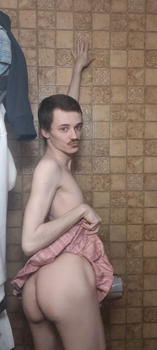juStiinfaq's tweet photo. Faggot Justin #Fag #raw #exposed #public https://t.co/UOjth1uznb