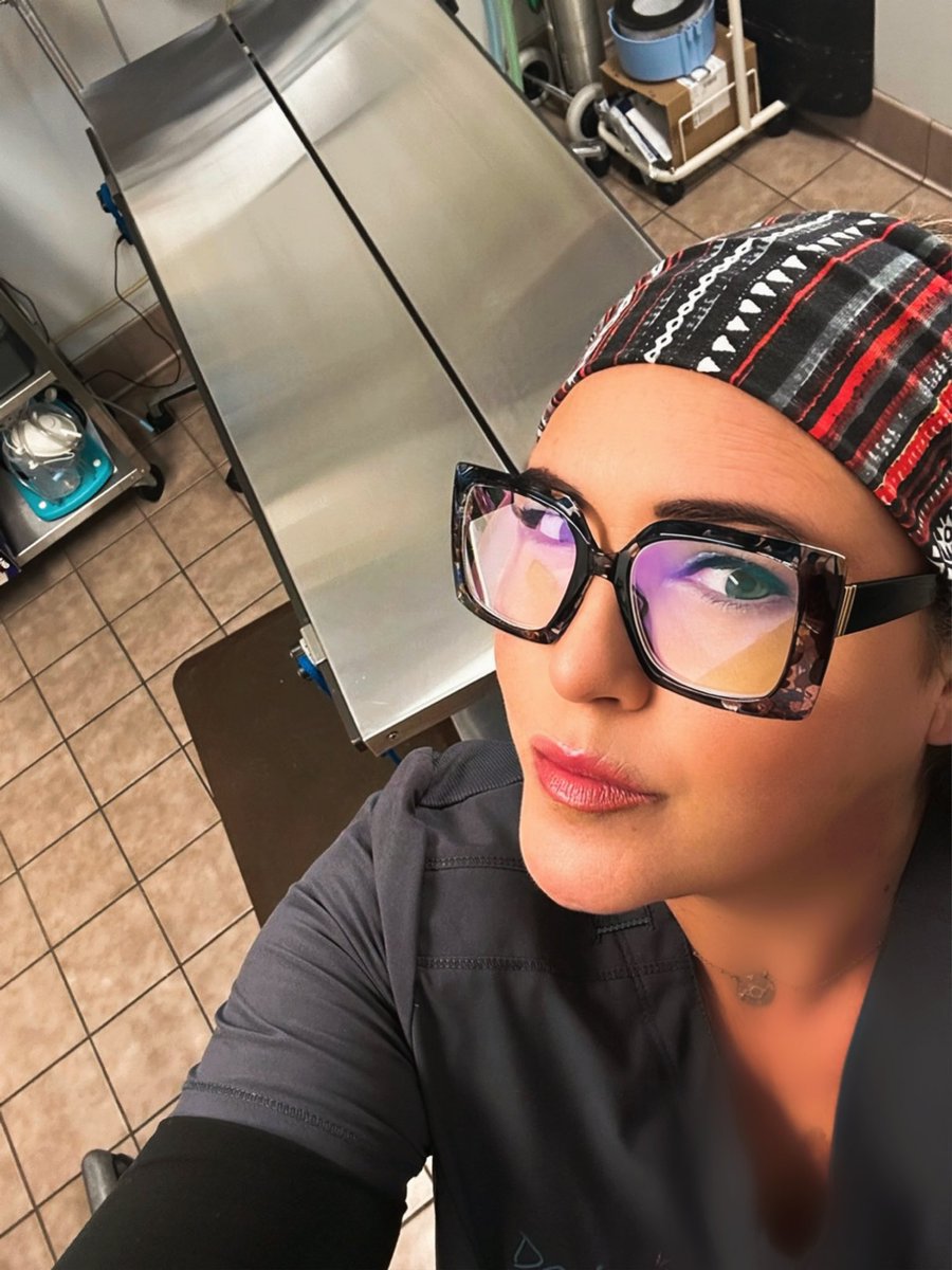 Kellypisme's tweet image. Just removed a perianal adenoma and been shit on twice.. How’s your Wednesday #vetmedicine #veterinarians #vettech #vetmed