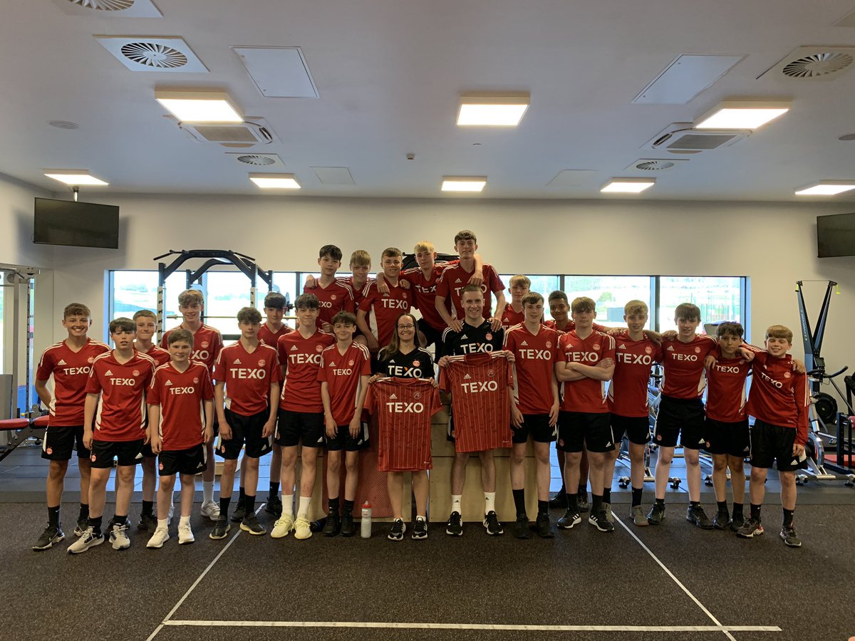 jpfwalker's tweet photo. Final night of S&amp;C with @miamacx and @murrayscott_ this evening. Both have brought a strong enthusiasm to develop themselves, our programme, and players over the last two seasons which has added great value to @AberdeenFCYouth. Huge thanks to you both from me and all the boys👏 https://t.co/JdO2rqjSVm