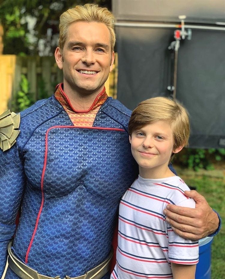 alexteo123's tweet image. He's just doing what any father would have done in his position. Set our hero free #HomeFree