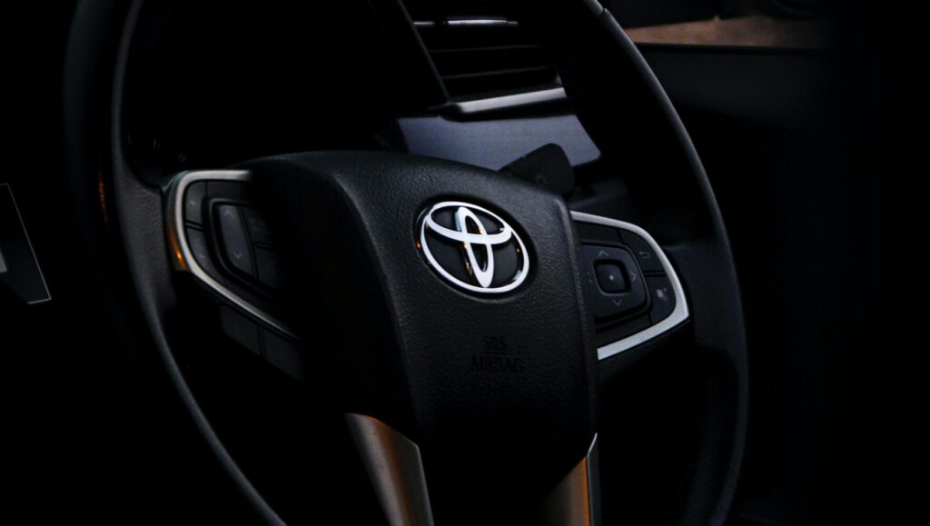 DetroitCarTrans's tweet photo. Toyota Is Going To Move Forward With New Electric Vehicles.
https://t.co/gX4IMvnGyJ

#kojisato #NiSeries #ElectricVehicles #AkioToyoda #Toyota

Follow Us!    
Pinterest: #detroitcartransport
Facebook: https://t.co/ucFyPmgaa9 https://t.co/1BbfQnIASF