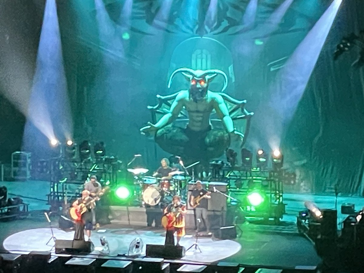 Tribute <a href="/tenaciousd/">Tenacious D</a> 🤘🏻