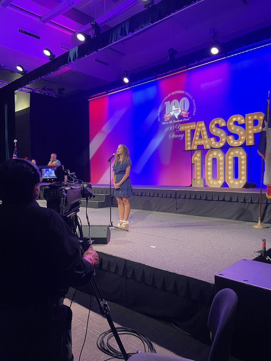 Todd Bloomer tweet media