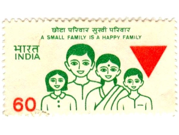 pdevista_'s tweet photo. 🇮🇳🤰🏽 ¿Sabías que la India lleva adelante un programa de esterilización masiva desde hace muchos años? Desde los 70, el país se convirtió en el primero en aplicar una política de control de natalidad y que hasta el día de hoy sigue presente en la vida de los indios. https://t.co/gEY9iNdAQ1