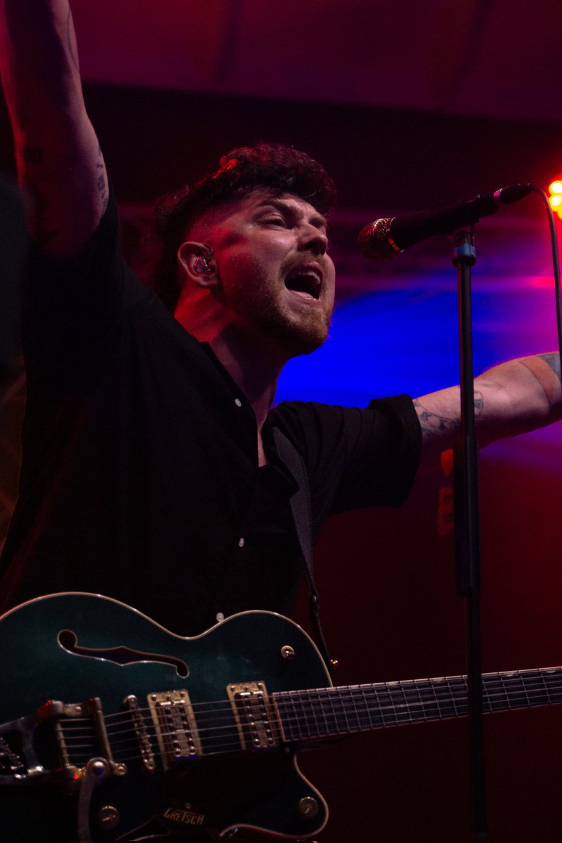 AmbGyPhotos's tweet photo. Had the absolute joy of photographing one of my favourite bands @twinatlantic at @DocksAcademy @sammctrusty https://t.co/0lUibhEAbj