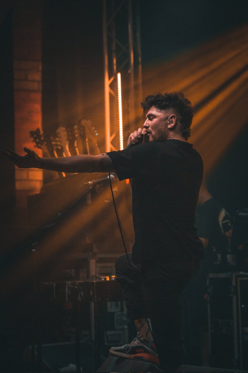 AmbGyPhotos's tweet photo. Had the absolute joy of photographing one of my favourite bands @twinatlantic at @DocksAcademy @sammctrusty https://t.co/0lUibhEAbj