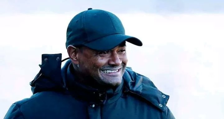 𝐁𝐀𝐑𝐓𝐋𝐄𝐓𝐓 𝐃𝐎𝐄𝐒 𝐈𝐓 𝐀𝐆𝐀𝐈𝐍

2014/15 - Golden Arrows ✅️
2022/23 - Cape Town Spurs ✅️

Shaun Bartlett has now won promotion to the #DStvPrem on two occasions, as Head Coach. #UNPLAYABLE