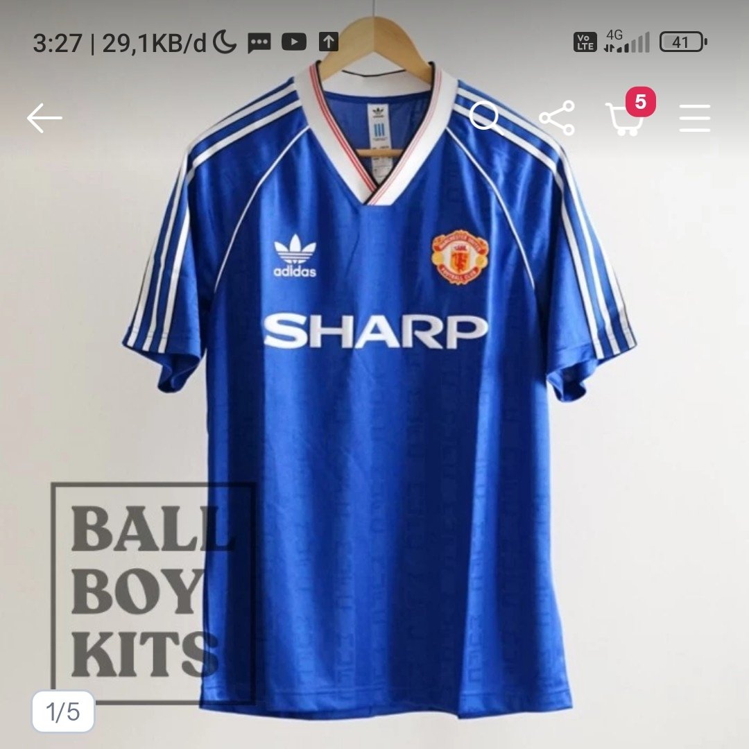Sarerunn's tweet photo. @utdfocusid @FabrizioRomano Infokan yang jual baju ni yang kw an 😭😭 https://t.co/8DPtdQsQZF