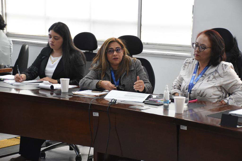 MinInterior's tweet photo. Hoy retomamos la Mesa de Negociación Singular con las organizaciones sindicales @Sindemint1212 y @SIND_SINEMPRAE, liderada por el Sec. General @ruiz_yamel de #MinInterior, con quienes se avanza en el análisis y acuerdos del pliego de peticiones presentado para la actual vigencia. https://t.co/cfBg8Tncdz