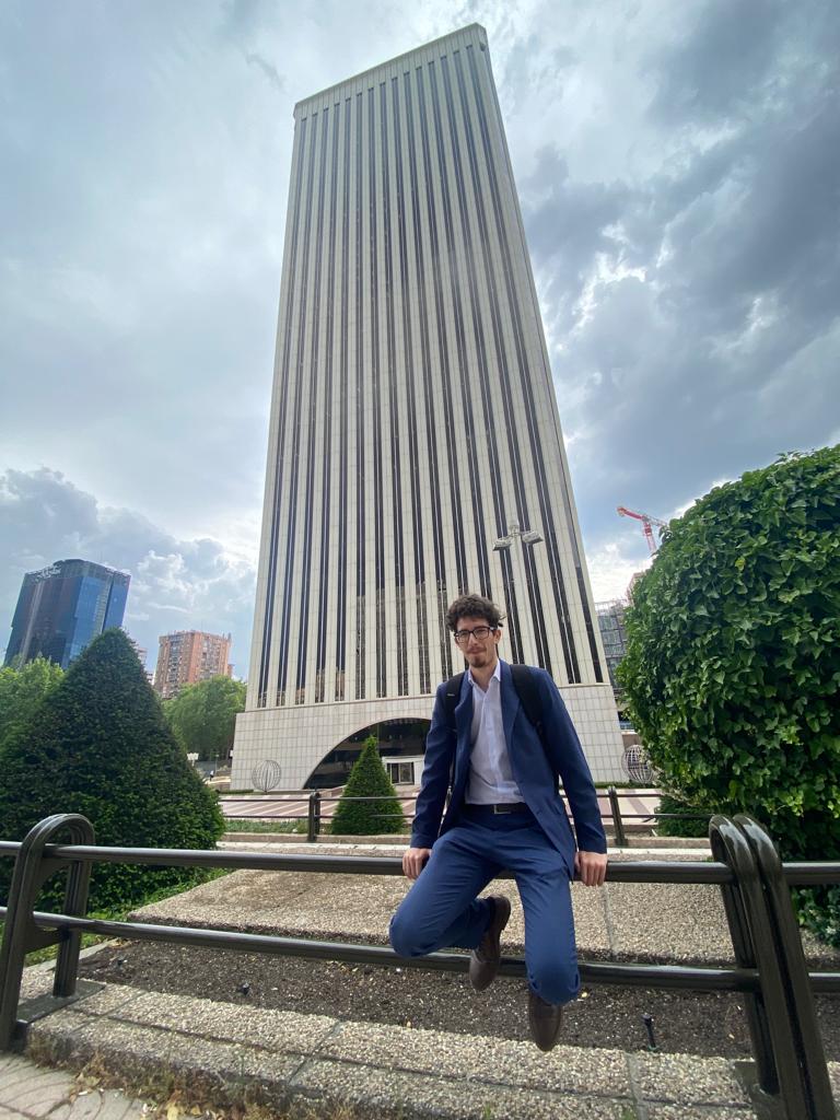 Ruper1998's tweet photo. De la pitipausa 🥸 https://t.co/XdYuiIOb9E