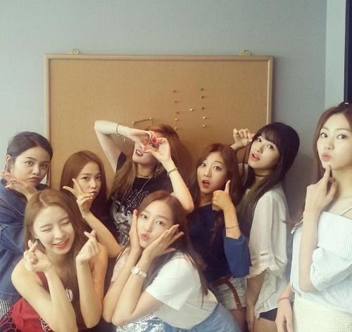 updatesCLC's tweet photo. happy 14th anniversary to clc’s mothers <3

@CUBECLC #CLC #씨엘씨 https://t.co/uSmYOd5vgb