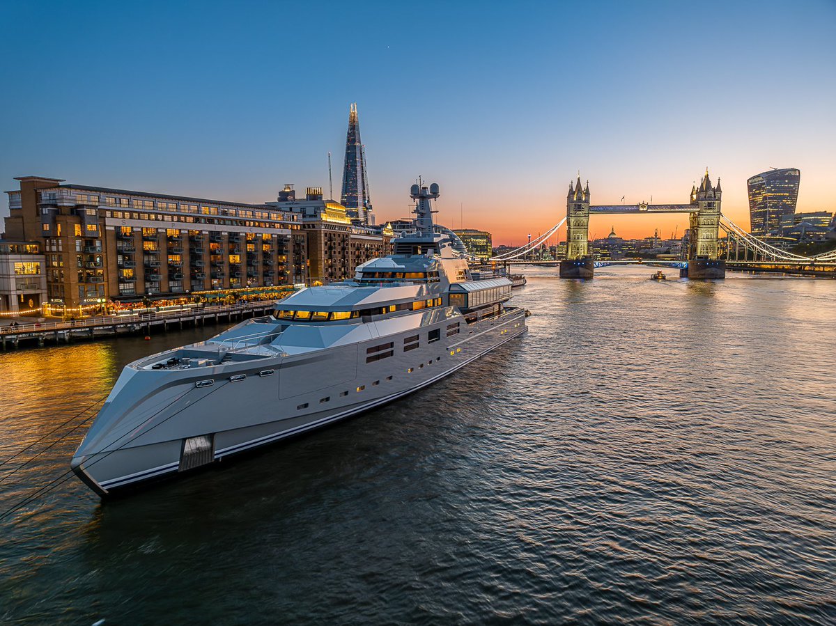 Sunset shot of #Superyacht Norn (Project 1601) @lurseenyachtB @ St George's Stairs #London @SuperyachtNews #LuxuryYacht #RiverThames #OnTheThames #Norn #project1601 #Lürssen #shadthames #sunsetlovers no quote tweets @TowerBridge