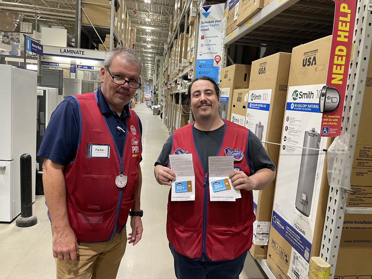 SASM David Parker at store 517 recognizing our heavy hitters in credit- Go get ‘em team! <a href="/BenitoKomadina/">Benito.Komadina@Lowes</a> @nmcmillan1369 <a href="/BlueBoxR1/">@BlueBoxR1</a> <a href="/1369DMIS/">Mitch Derrow</a> <a href="/LowesMedia/">Lowe's Media</a>