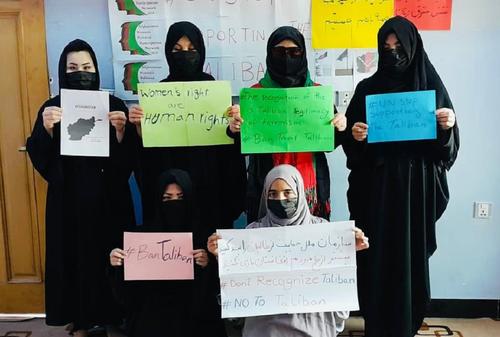 Limportant_fr's tweet image. Des femmes afghanes scandalisées par la décision du gouvernement norvégien d'accueillir des responsable talibans à Oslo limportant.fr/infos-monde/3/… @RukhshanaMedia