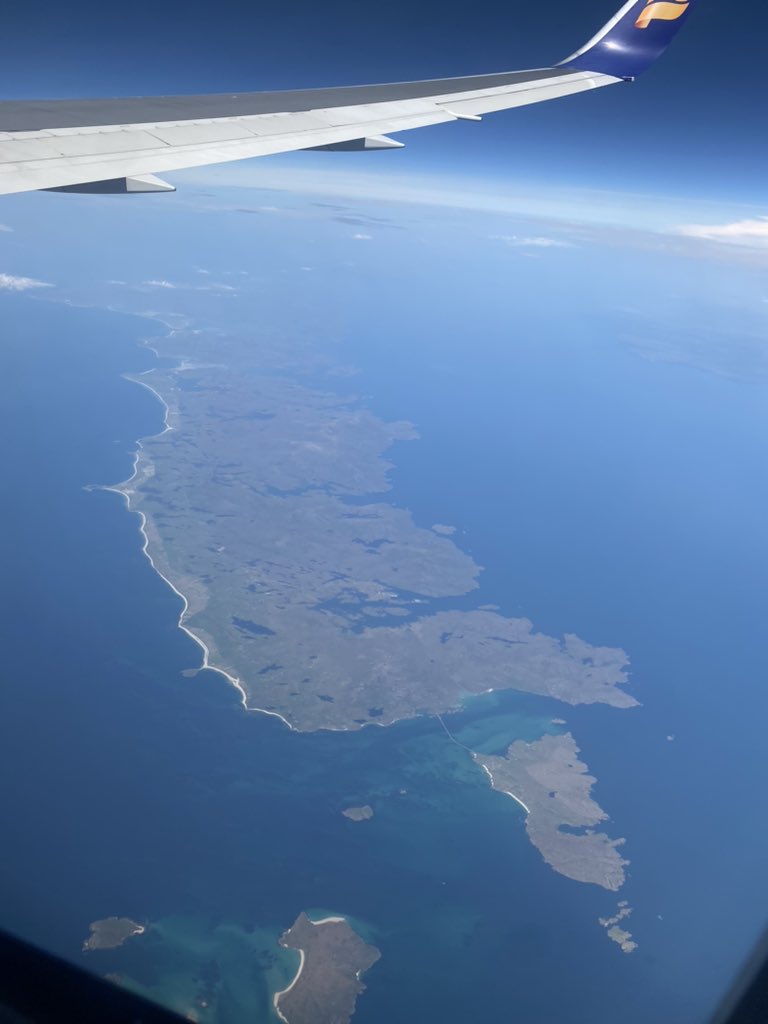 peigiannscott's tweet photo. Glasgow ➡️ Iceland views today. 
📍 South Uist and Eriskay ☀️☀️ https://t.co/dsmM5jjEqU