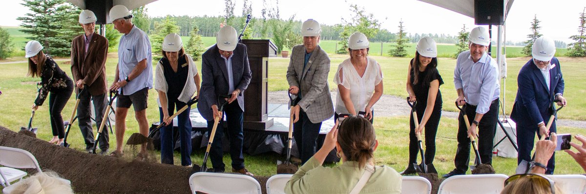 CountryHospice's tweet photo. @AHS_YYCZone Thank you for your support. We're excited to get started with our expansion and the Compassion in Action campaign to expand grief support programs in the community.

https://t.co/gdZRvfbame https://t.co/u5efKVM297