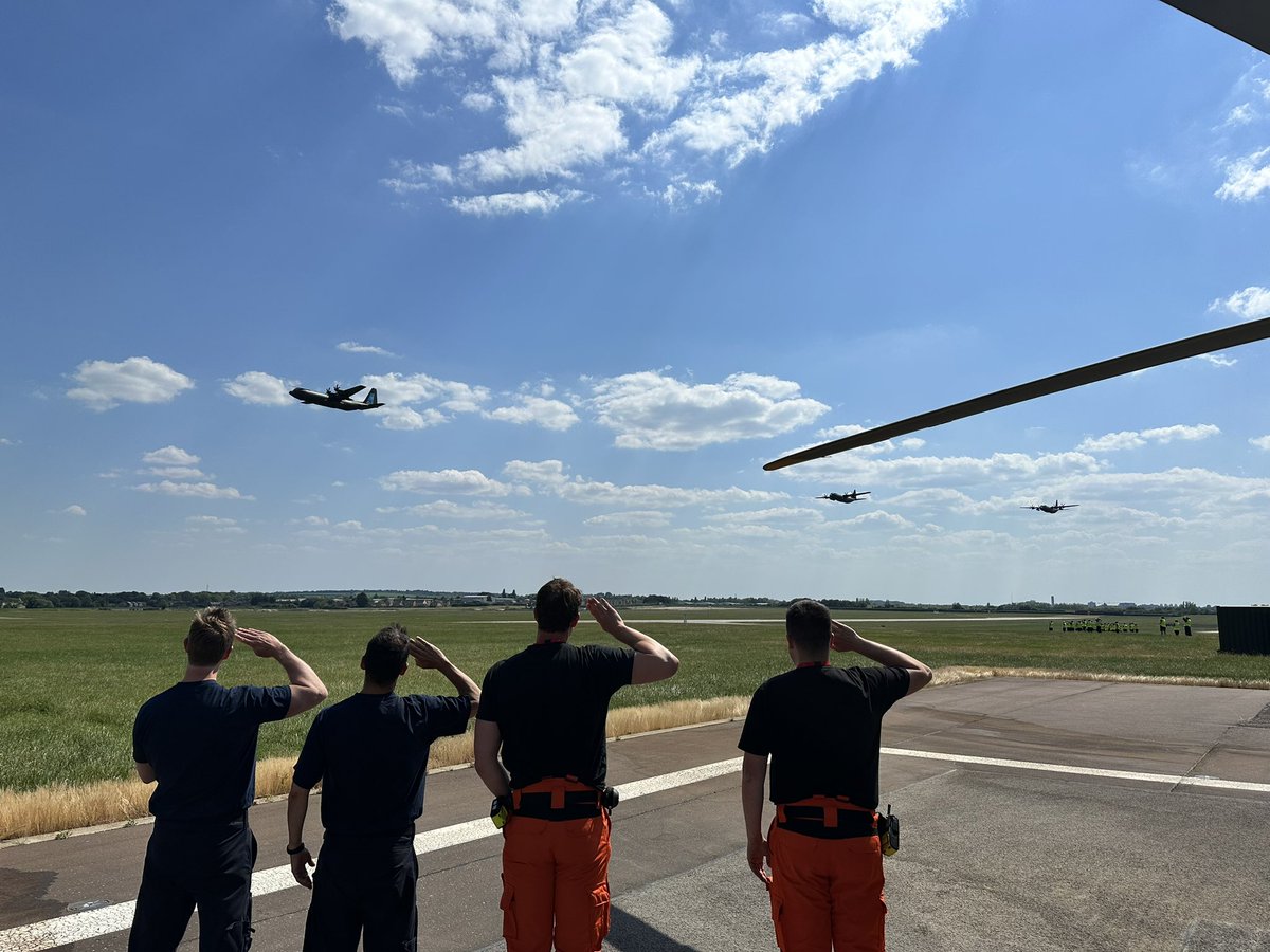 downesam's tweet photo. @Tomkonig @RoyalAirForce https://t.co/w3c9myfiKI