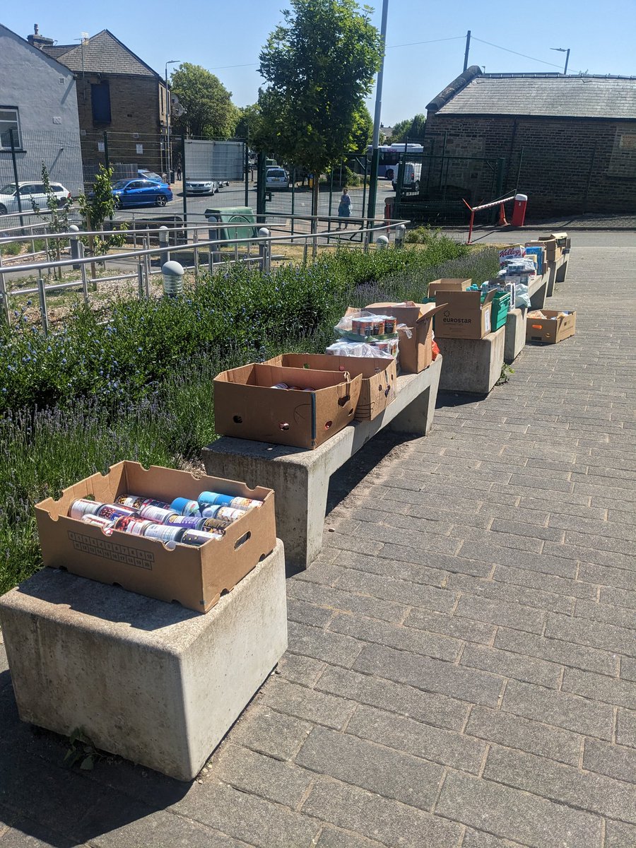 We held a 'Pick 3 things' event at school for families. Popped some awesome surplus into the kitchen and had so much that we got a few food drop off's to local organisations too. Thanks @SumaWholefoods @connect_tha @HalifaxAcademy_ @OutbackGardenHX @ie_catering
